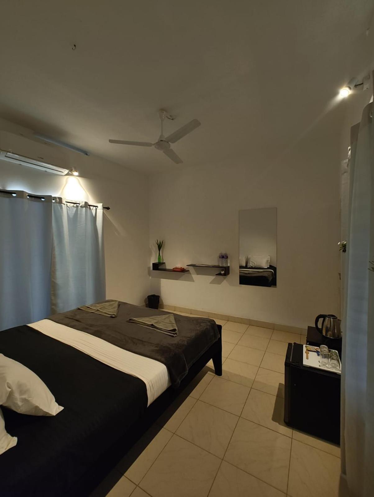 Satta Beach Deluxe Varkala Room photo