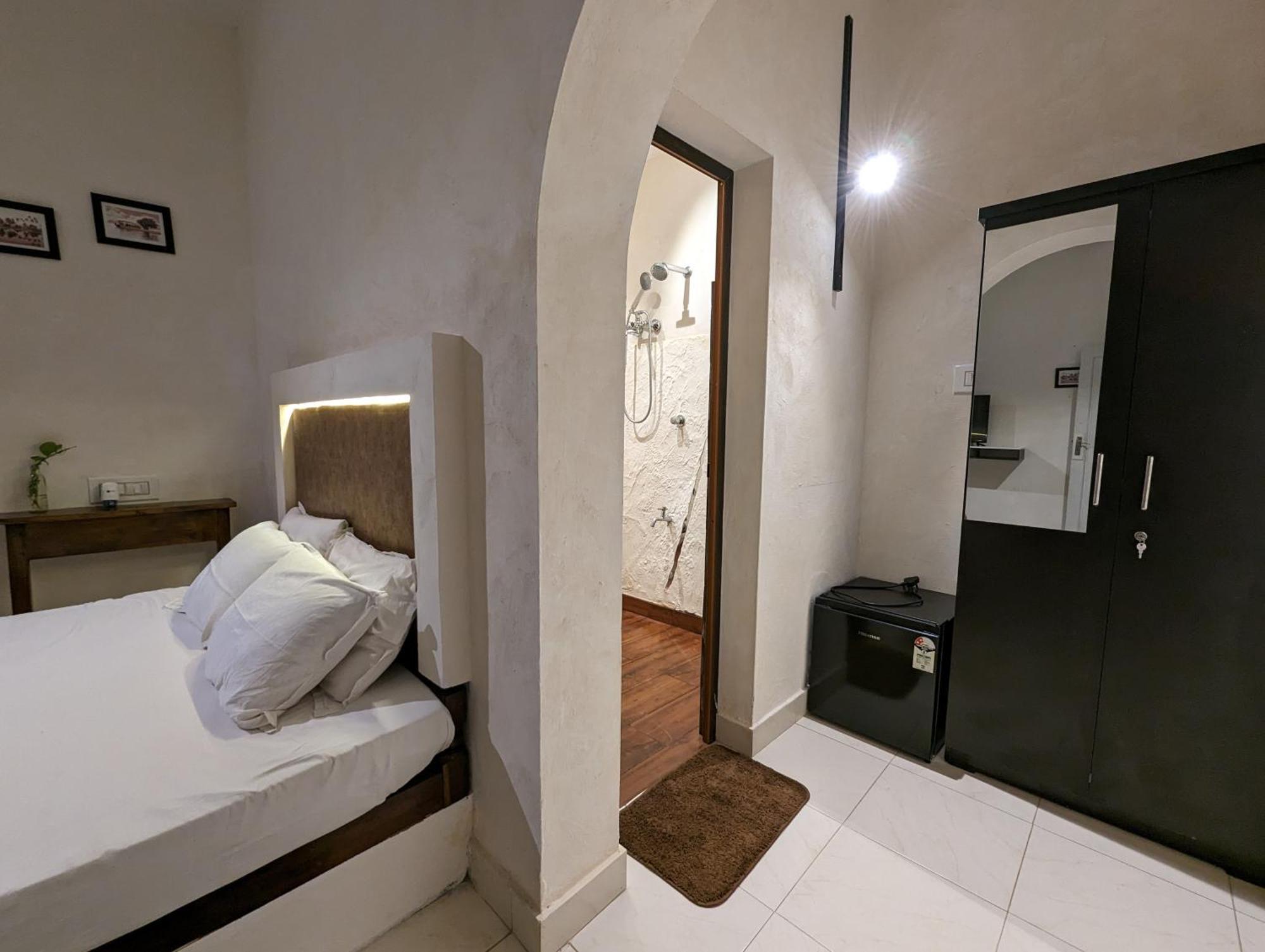 Satta Beach Deluxe Varkala Room photo