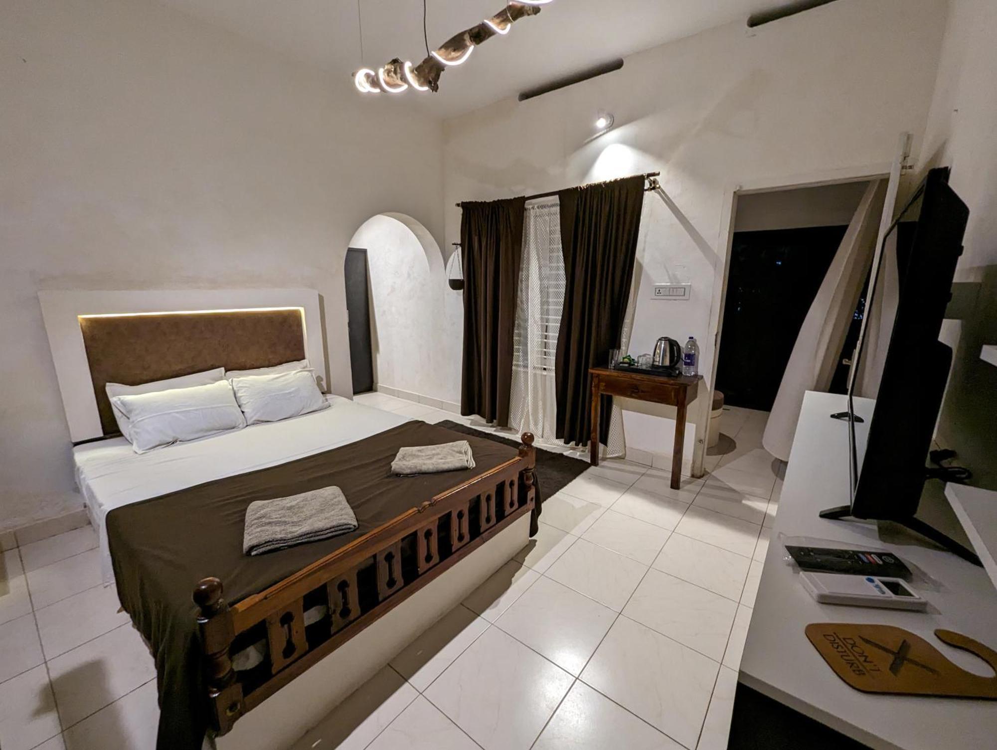 Satta Beach Deluxe Varkala Room photo